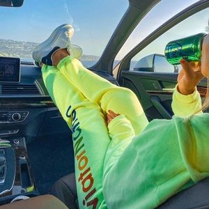 AVIATOR Nation Venice, CA Women’s Neon Yellow Sweatpants & Zip up